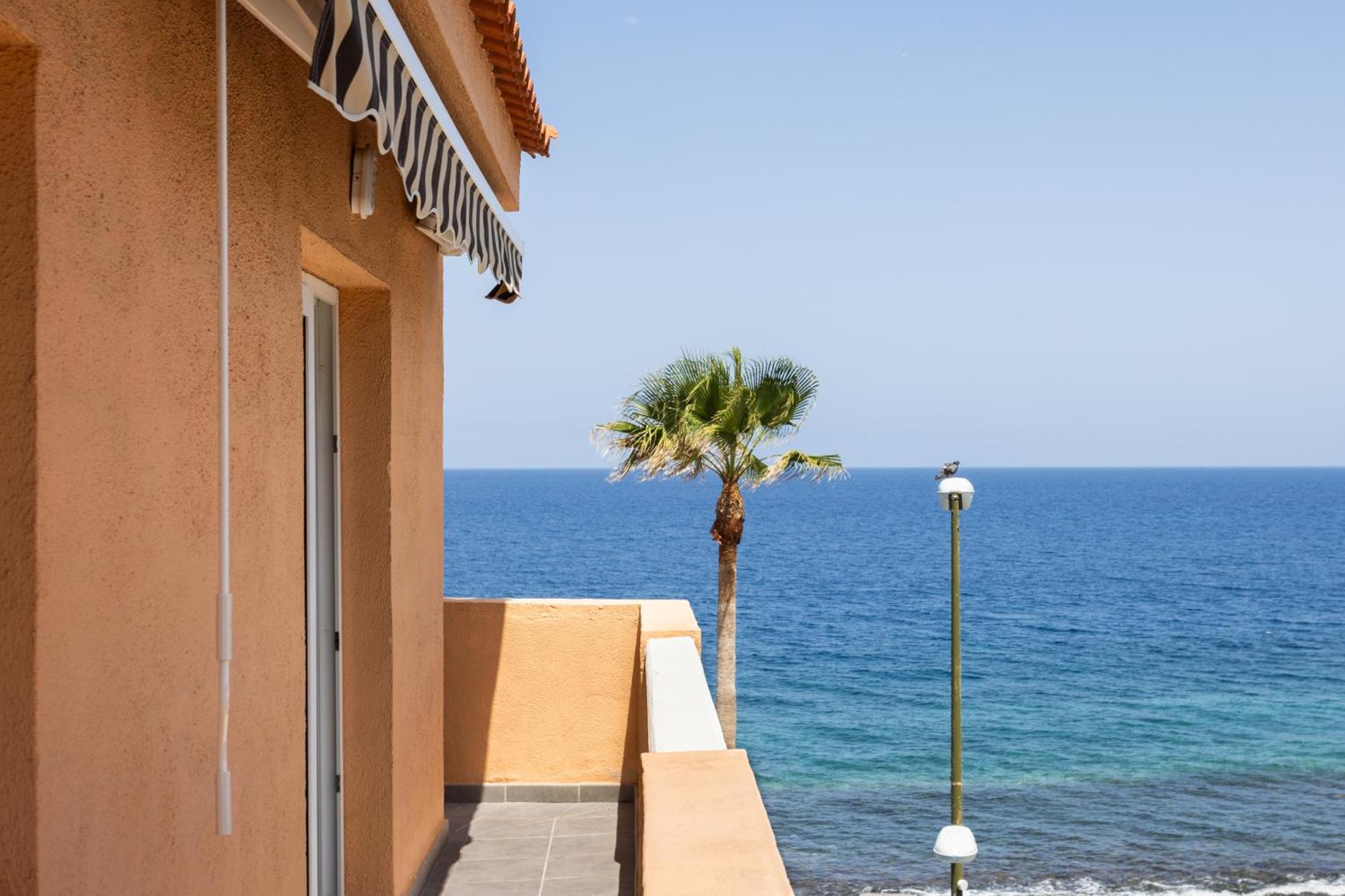 קנדלריה Home2Book Stunning Sea Front Caletillas, Pool מראה חיצוני תמונה